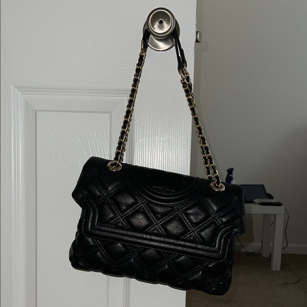 Elegant Black Quilted Chain Shoulder Bag